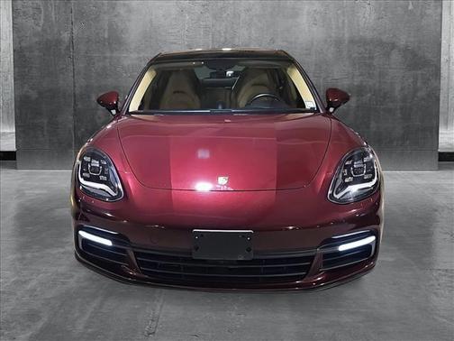 2018 Porsche Panamera 4