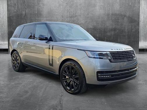 2025 Land Rover Range Rover P550e SE