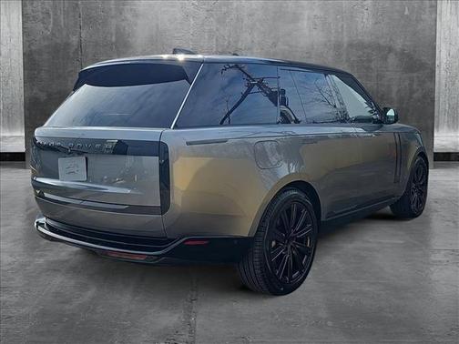 2025 Land Rover Range Rover P550e SE