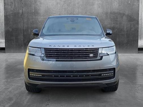 2025 Land Rover Range Rover P550e SE