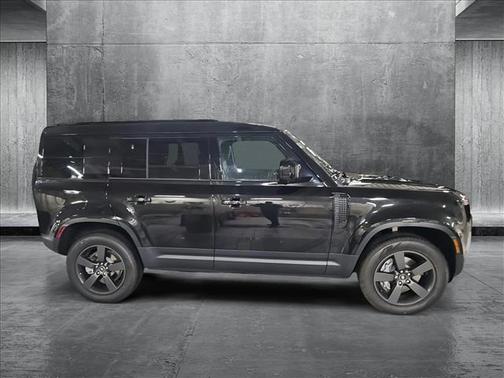 2025 Land Rover Defender 110 P400 S