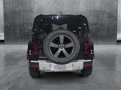 2025 Land Rover Defender 110 P400 S