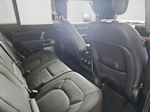 2024 Land Rover Defender Outbound