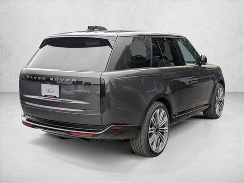 2026 Land Rover Range Rover P530 SE