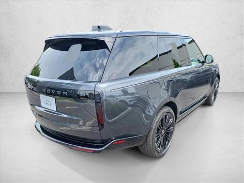2025 Land Rover Range Rover P400 SE