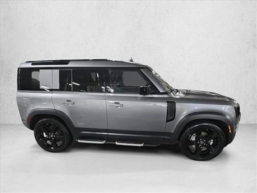 2020 Land Rover Defender 110 SE