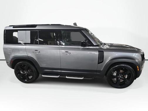 2020 Land Rover Defender 110 SE