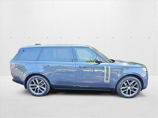 2025 Land Rover Range Rover P400 SE 7 Seat