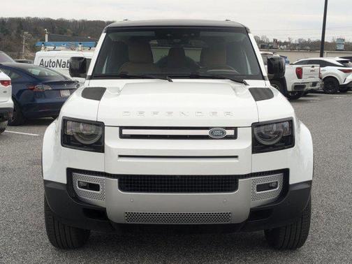 2025 Land Rover Defender 110 P300