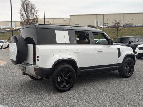 2025 Land Rover Defender 110 P300