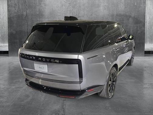 2025 Land Rover Range Rover P530 SE