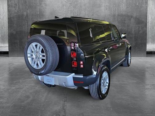 2025 Land Rover Defender 110 P400 S