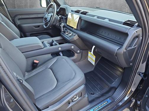 2025 Land Rover Defender Outbound