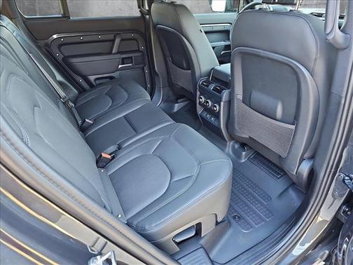 2025 Land Rover Defender Outbound
