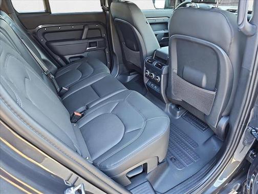 2025 Land Rover Defender Outbound