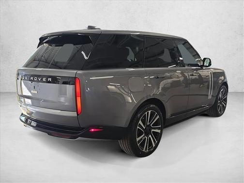 2026 Land Rover Range Rover P550e Autobiography