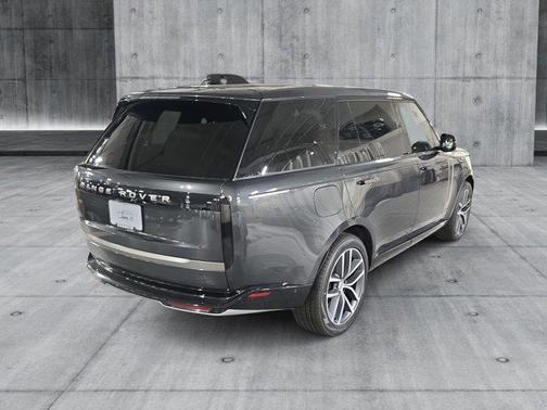 2025 Land Rover Range Rover P400 SE 7 Seat