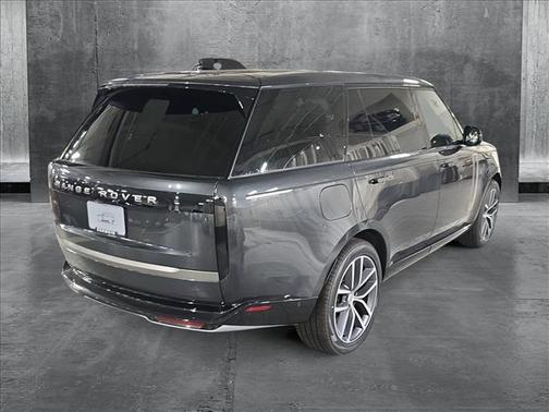 2025 Land Rover Range Rover P400 SE 7 Seat