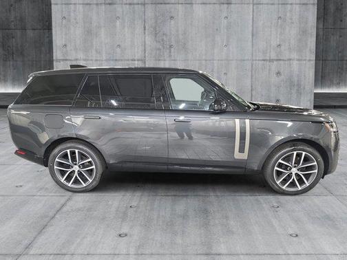 2025 Land Rover Range Rover P400 SE 7 Seat