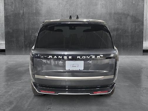 2025 Land Rover Range Rover P400 SE 7 Seat
