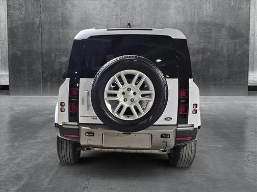 2022 Land Rover Defender 90 X-Dynamic S