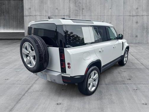 2025 Land Rover Defender 110 P400 S