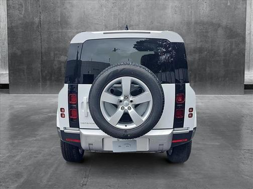 2025 Land Rover Defender 110 P400 S