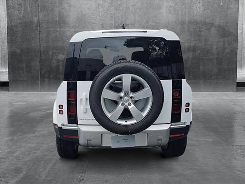 2025 Land Rover Defender 110 P400 S