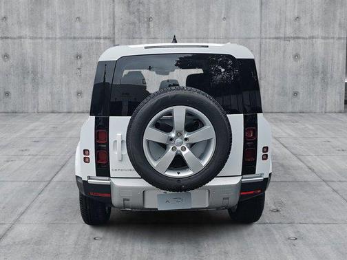 2025 Land Rover Defender 110 P400 S