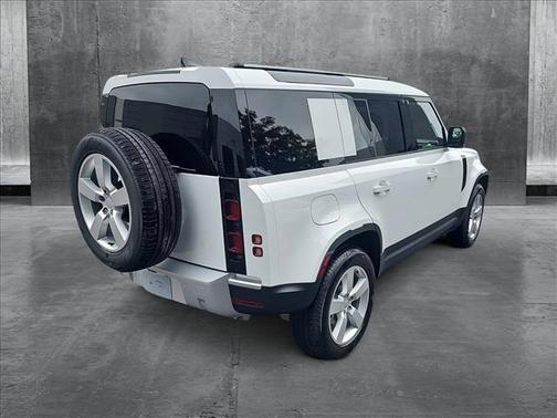 2025 Land Rover Defender 110 P400 S