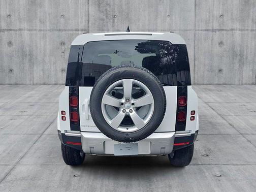 2025 Land Rover Defender 110 P400 S