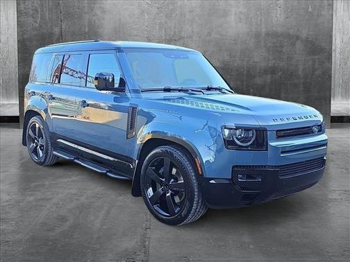 2025 Land Rover Defender 110 P400 X-Dynamic SE