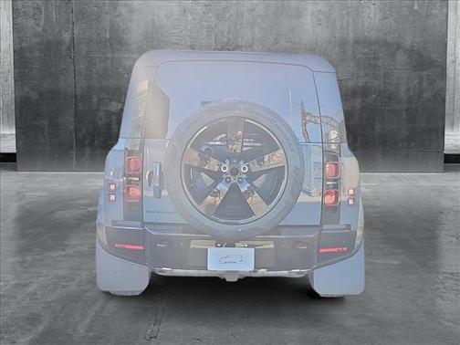 2025 Land Rover Defender 110 P400 X-Dynamic SE