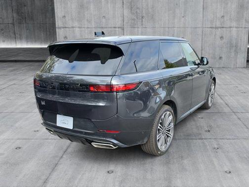 2025 Land Rover Range Rover Sport SE