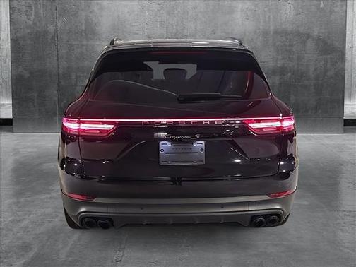 2022 Porsche Cayenne Platinum Edition