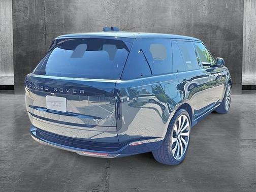 2025 Land Rover Range Rover P400 SE