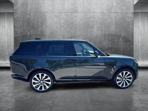 2025 Land Rover Range Rover P400 SE