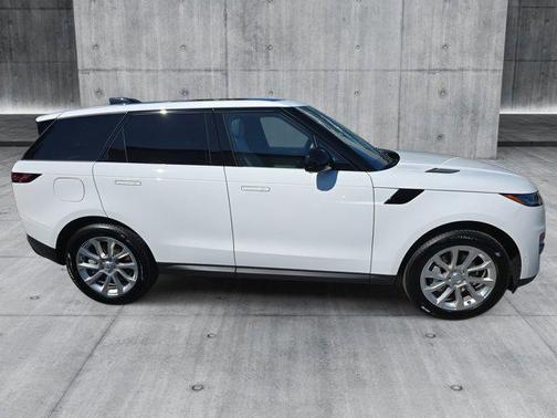 2025 Land Rover Range Rover Sport SE