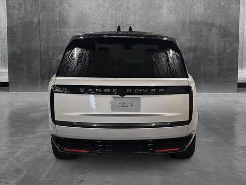2025 Land Rover Range Rover P400 SE