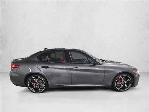 2022 Alfa Romeo Giulia Veloce