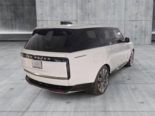 2025 Land Rover Range Rover P400 SE