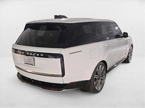 2025 Land Rover Range Rover P400 SE