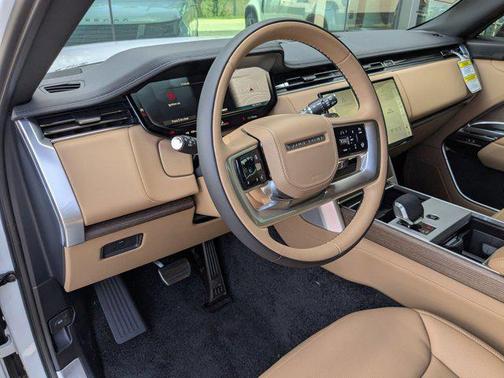 2025 Land Rover Range Rover P400 SE