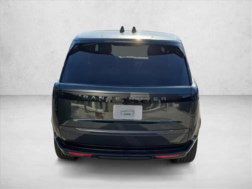 2026 Land Rover Range Rover P530 SE