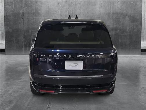 2025 Land Rover Range Rover P530 SE 7 Seat