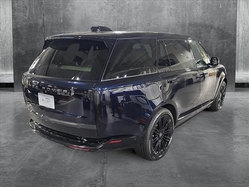 2025 Land Rover Range Rover P530 SE 7 Seat