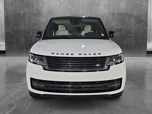 2025 Land Rover Range Rover P400 SE