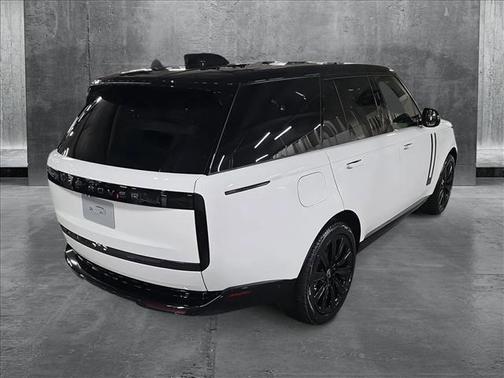 2025 Land Rover Range Rover P400 SE