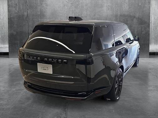 2025 Land Rover Range Rover P530 SE 7 Seat