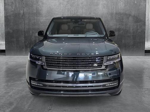 2025 Land Rover Range Rover P530 SE 7 Seat